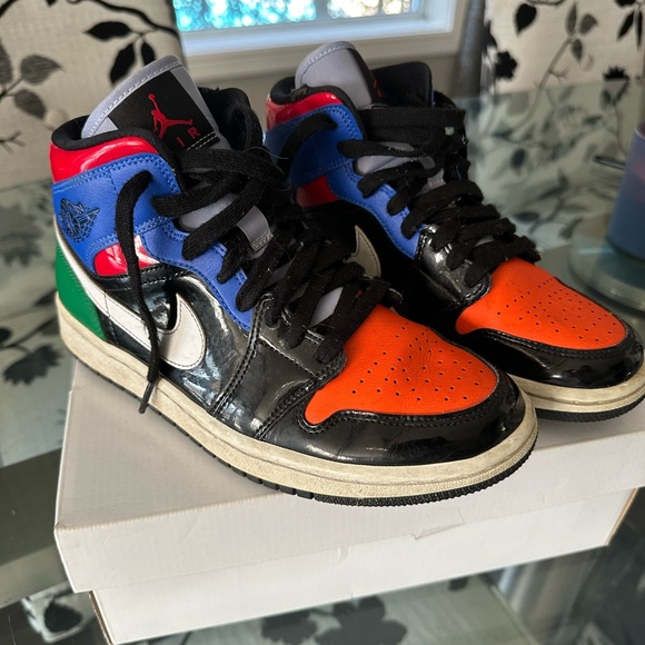 Womens Air Jordan 1 Mid SE - Picture 1 of 6